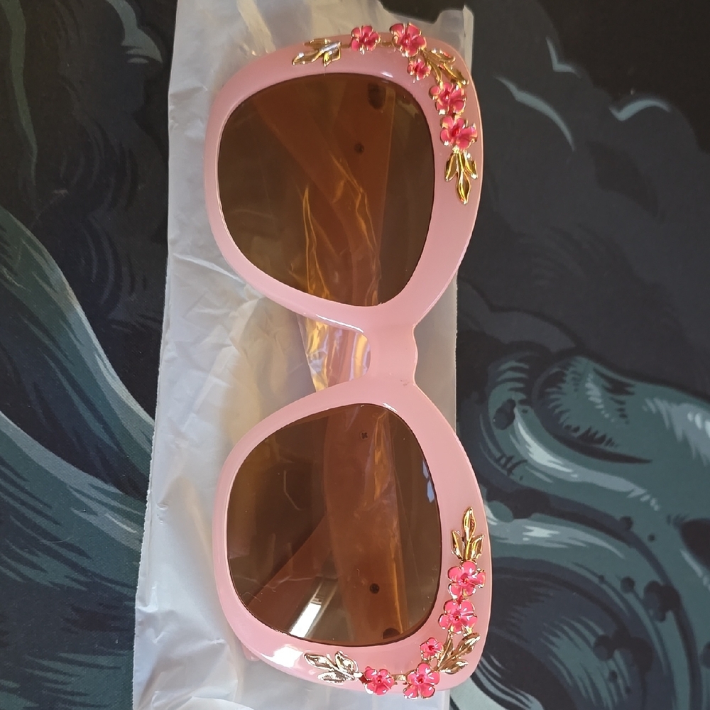 TORRID Rosette Cateye Sunglasses